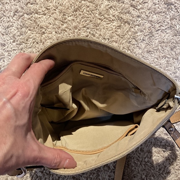 Giana Bernini bag. - Picture 6 of 9